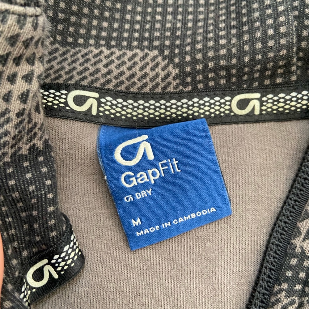 EUC gapfit boys camo zip hoodie - size M - Picture 6 of 6